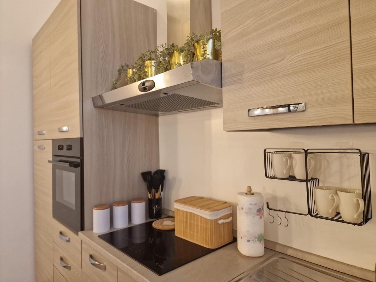 Regina Milano In Porta Romana 2 - Sky Tv, Wifi E Breakfast Box Apartment Exterior photo